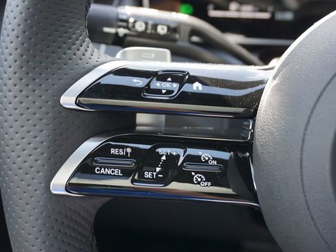 Certified 2025 Mercedes-Benz GLC 300 4MATIC image 27