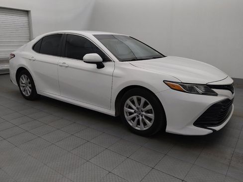 Used 2019 Toyota Camry LE FWD image 11