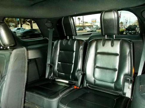 Used 2017 Ford Explorer Limited image 33