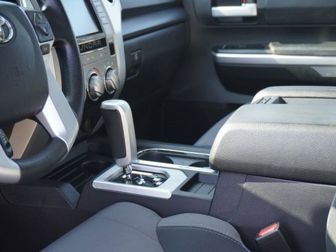 Used 2017 Toyota Tundra SR5 w/ SR5 Upgrade Package image 20