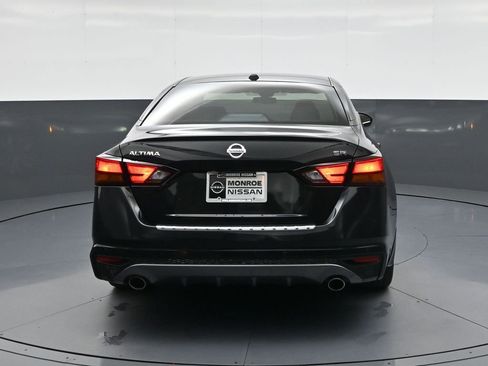 Used 2022 Nissan Altima 2.5 SR FWD image 6