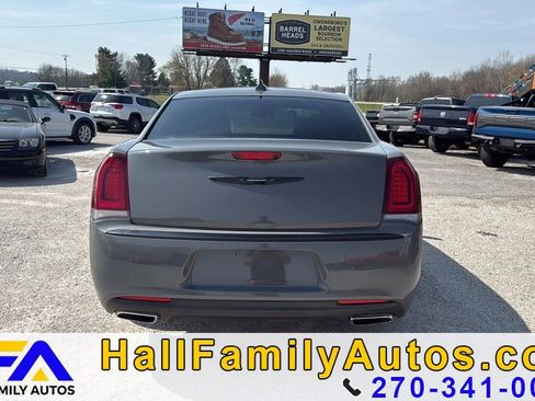 Used 2019 Chrysler 300 S RWD image 6