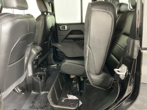 Used 2020 Jeep Gladiator Overland w/ Uconnect 4C Nav & Sound Group image 26