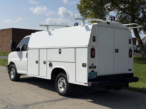 Used 2020 Chevrolet Express 3500 w/ Power Convenience Package RWD image 4
