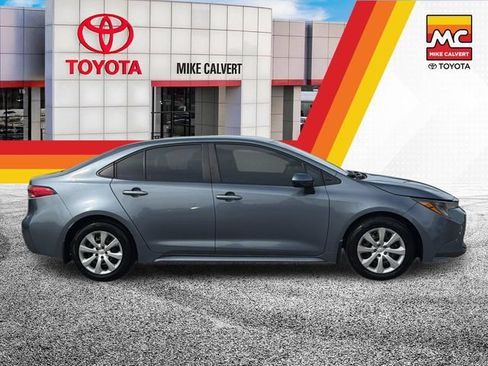 Used 2026 Toyota Corolla LE FWD image 6