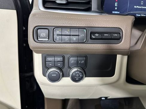 Used 2022 GMC Yukon XL Denali image 19