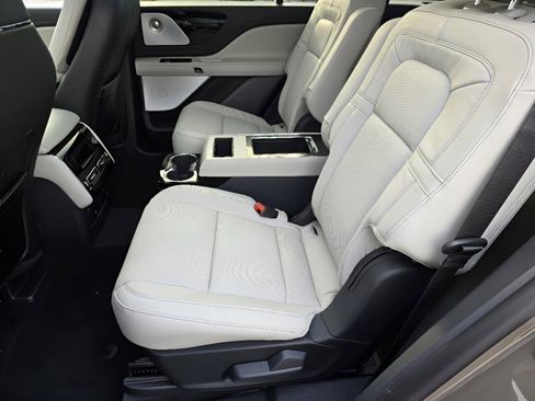 Used 2025 Lincoln Aviator Reserve w/ Equipment Group 201A image 27