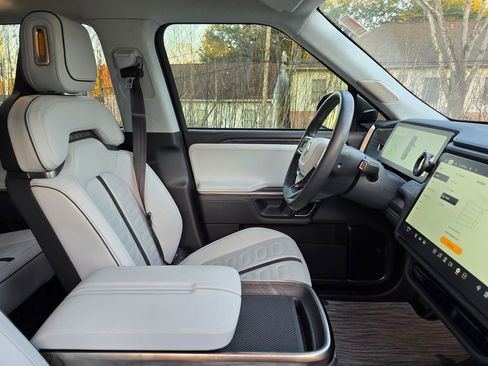 Used 2023 Rivian R1S Adventure image 55