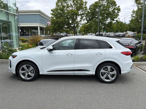 Used 2025 Audi Q5 Prestige AWD/4WD image 9