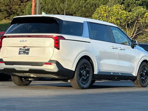 New 2026 Kia Carnival image 4