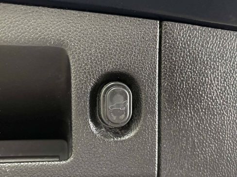 Used 2018 Chevrolet Tahoe LT AWD/4WD image 11