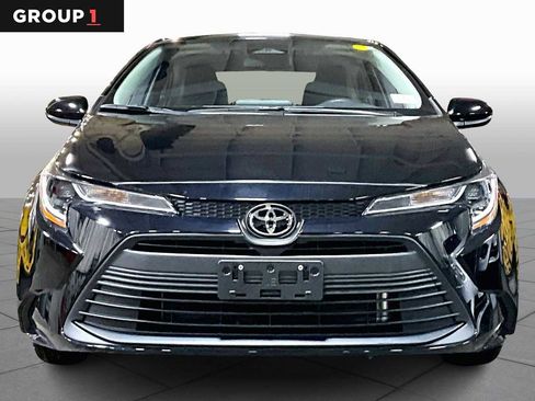 Used 2023 Toyota Corolla LE image 4