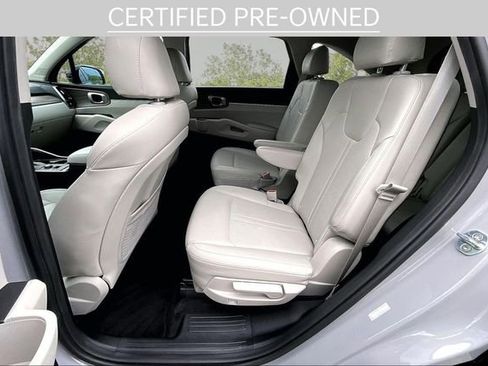 Used 2022 Kia Sorento EX w/ Panoramic Sunroof Package image 24