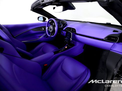 Used 2025 McLaren Artura Spider image 21