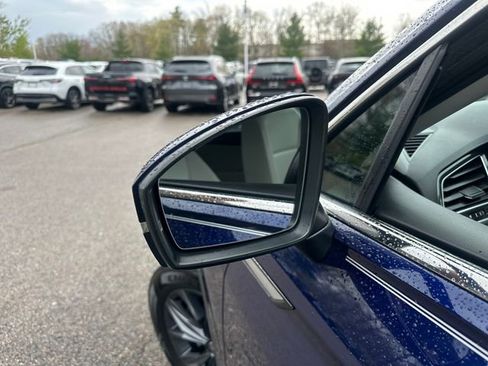 Used 2022 Volkswagen Tiguan SE FWD image 17