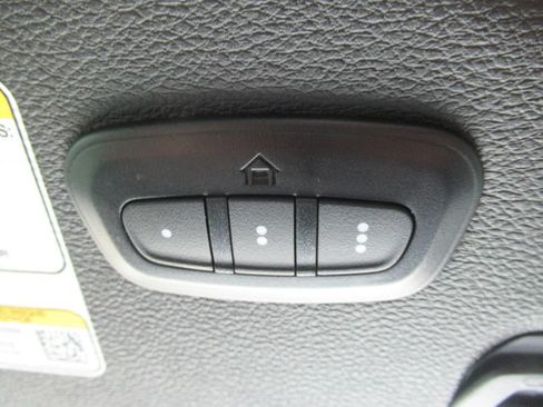 Certified 2024 Jeep Gladiator Mojave w/ Safety Group AWD/4WD image 33