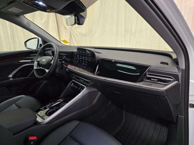 Certified 2025 Audi Q5 Premium Plus w/ Premium Plus AWD/4WD image 40