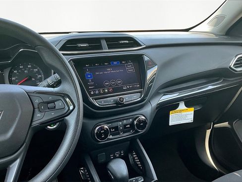 Used 2023 Chevrolet TrailBlazer LT w/ Convenience Package image 6