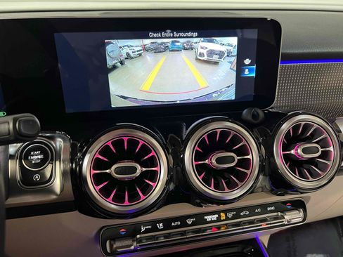 Used 2020 Mercedes-Benz GLB 250 image 6