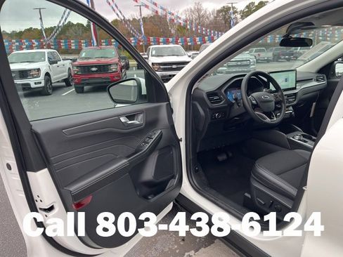 New 2026 Ford Escape SE image 4