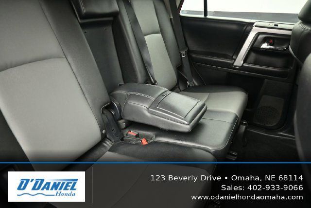Used 2016 Toyota 4Runner SR5 Premium AWD/4WD image 37