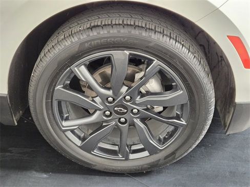 Used 2022 Chevrolet Equinox RS w/ RS Leather Package image 9