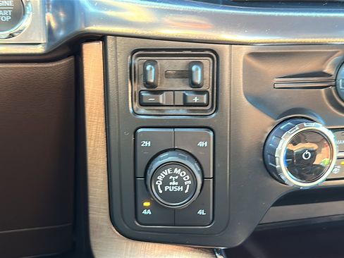 Used 2024 Ford F150 King Ranch w/ FX4 Off-Road Package image 35