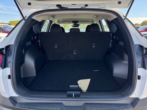 New 2025 Hyundai Tucson SE image 26