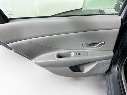 Used 2025 Hyundai Elantra SEL FWD image 26
