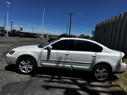 Used 2005 Subaru Outback 3.0R AWD/4WD image 2
