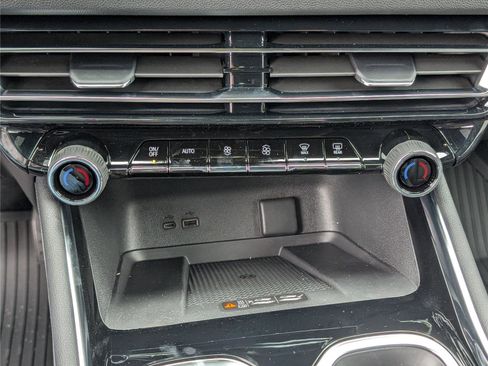 New 2026 Chevrolet Traverse RS w/ LPO, Floor Liner Package image 25