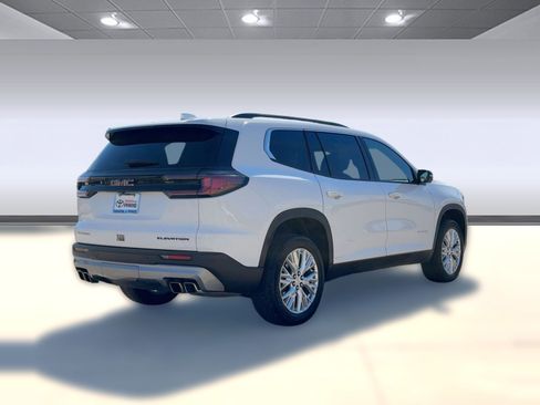 Used 2024 GMC Acadia Elevation w/ Luxury Package image 9