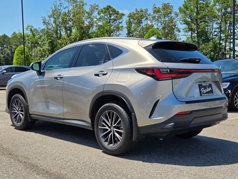 Used 2025 Lexus NX 250 FWD w/ Towing Package (2000 Lbs) image 3