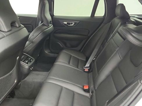 Used 2020 Volvo V60 T5 Cross Country w/ Protection Package Premier image 20