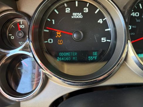 Used 2012 Chevrolet Silverado 2500 LT w/ Interior Plus Package image 29