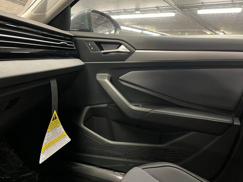 New 2026 Volkswagen Jetta SE FWD image 30
