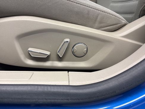 Used 2018 Ford Fusion SE w/ Fusion SE Technology Package image 26