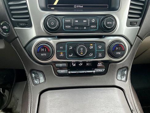 Used 2017 Chevrolet Suburban Premier image 26