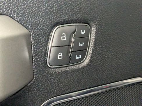 Used 2020 Ford F250 Lariat w/ Lariat Value Package AWD/4WD image 11