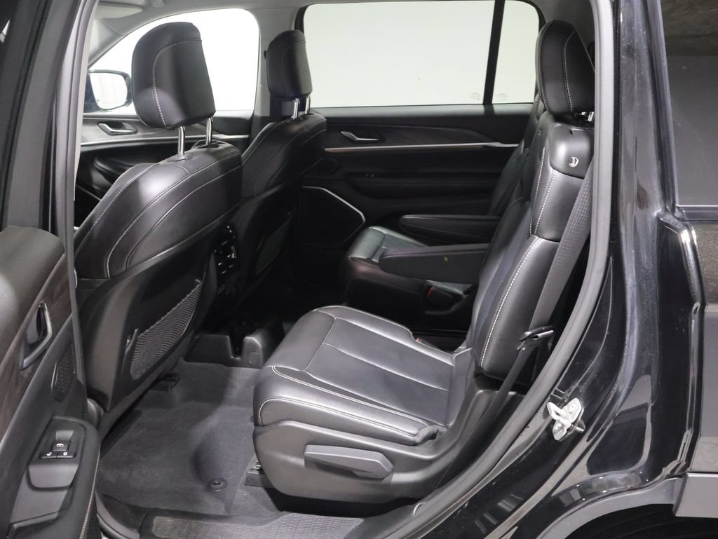 Certified 2022 Jeep Grand Cherokee L Limited AWD/4WD image 17