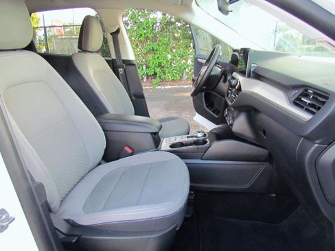 Used 2022 Ford Escape SE w/ SE Sport Appearance Package FWD image 22
