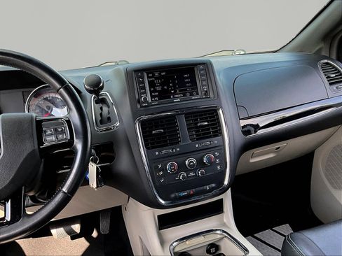 Used 2020 Dodge Grand Caravan SXT FWD image 9