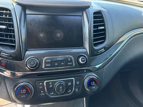 Used 2015 Chevrolet Impala LT FWD image 10