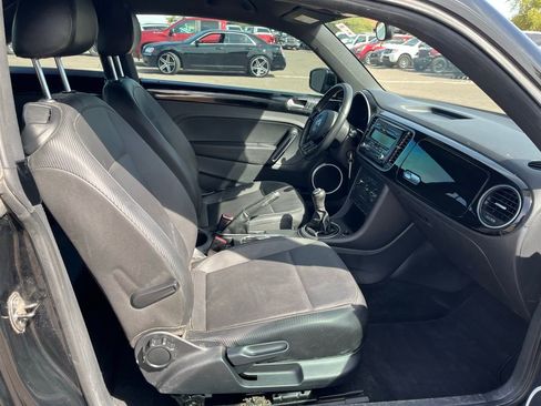 Used 2013 Volkswagen Beetle 2.5 image 16