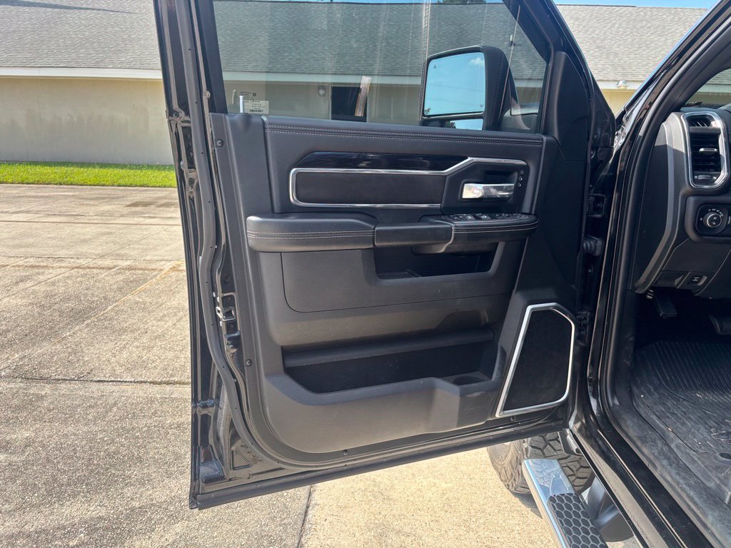 Used 2023 RAM 2500 Laramie AWD/4WD image 10