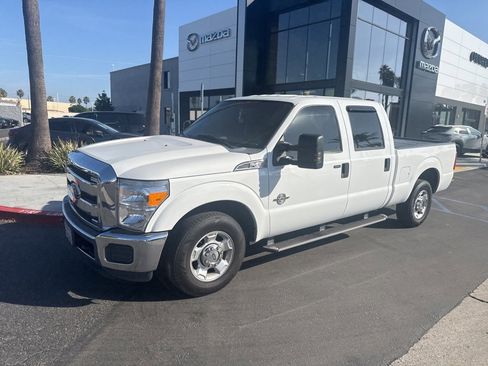 Used 2011 Ford F250 XLT w/ XLT Interior Pkg image 4