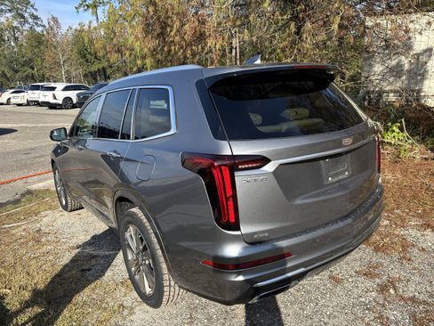 Used 2021 Cadillac XT6 Premium Luxury image 4