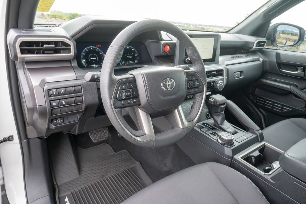 Used 2025 Toyota Tacoma TRD Off-Road AWD/4WD image 12