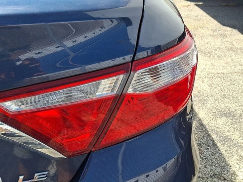 Used 2015 Toyota Camry LE FWD image 7