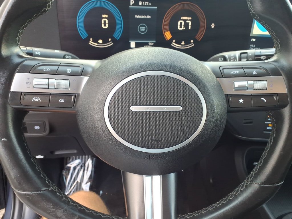 Used 2025 Hyundai Kona SEL FWD image 11